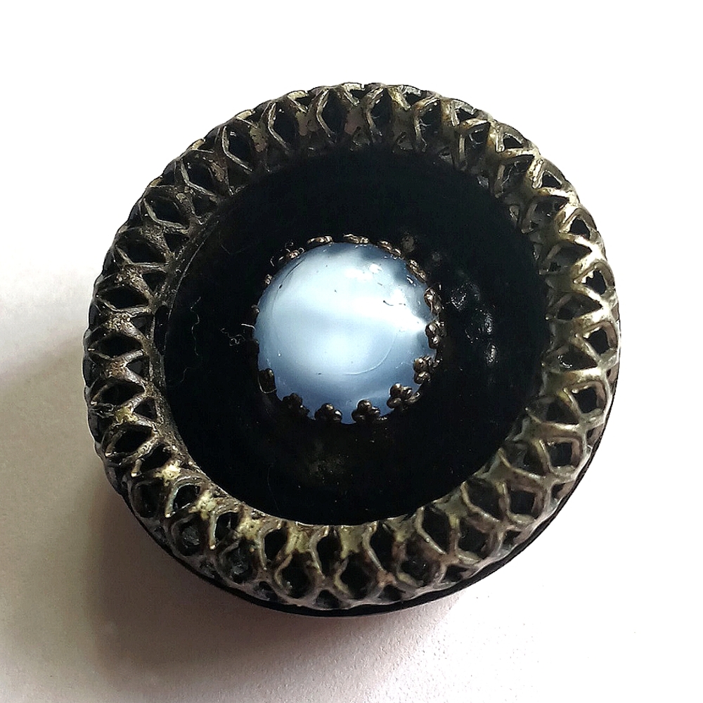 VINTAGE SAM BIERN DESIGN BUTTON